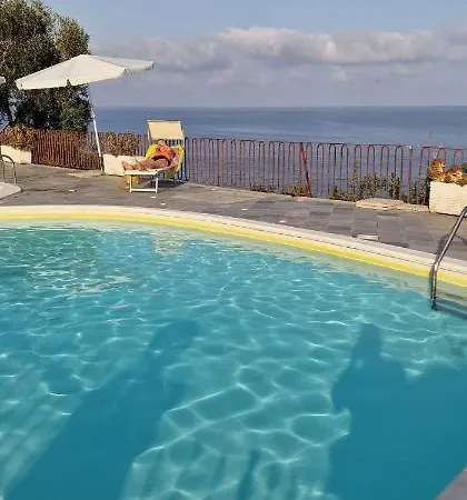 Vista Solo Mare Bilocale Luminosissimo Con Piscina Laigueglia
