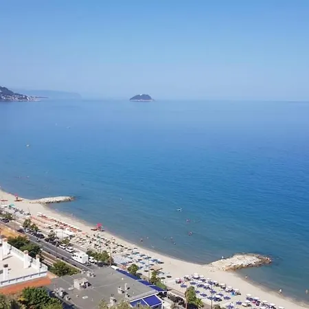 Vista Solo Mare Bilocale Luminosissimo Con Piscina Laigueglia