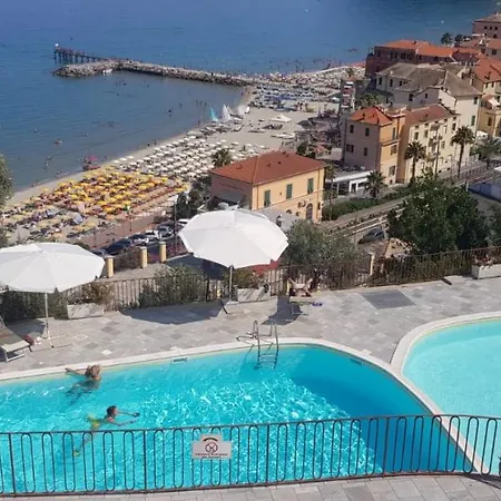 Vista Solo Mare Bilocale Luminosissimo Con Piscina Apartamento